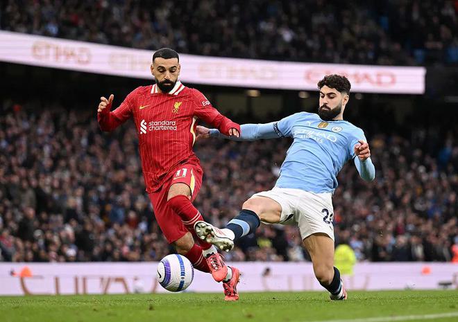 利物浦客场取胜，英超霸主稳坐积分榜首的简单介绍