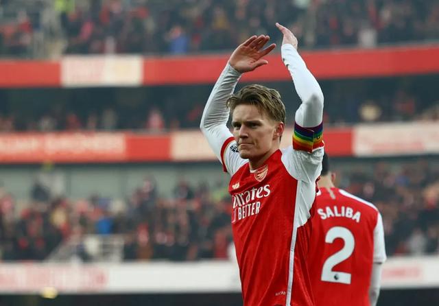 阿森纳遭遇惨败，球队状态低迷需尽快调整