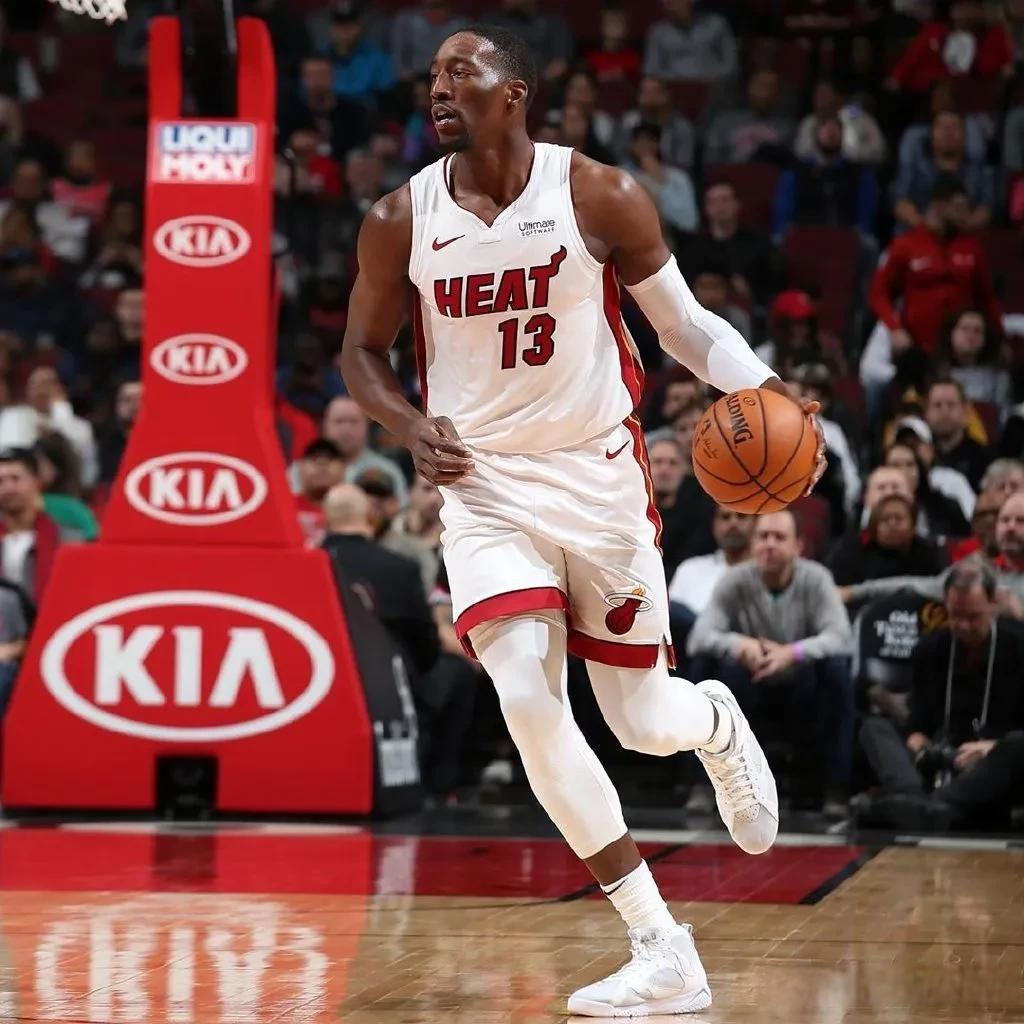 人客场击败热火,西蒙斯表现出色贡献关键分的简单介绍 人客场击败热火,西蒙斯表现出色贡献关键分的简单介绍