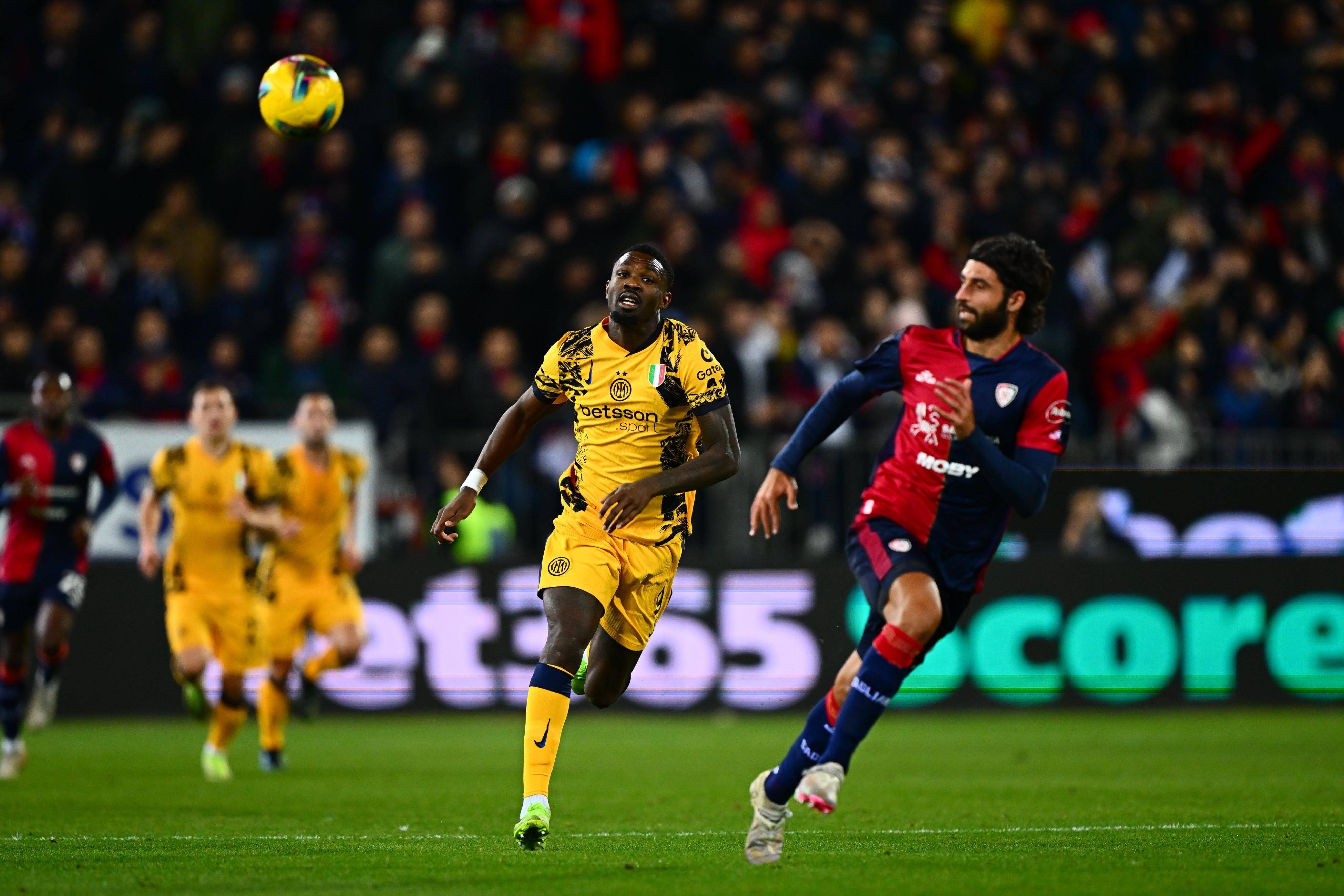 包含卡利亚里遭遇连败,保级形势严峻的词条 包含卡利亚里遭遇连败,保级形势严峻的词条