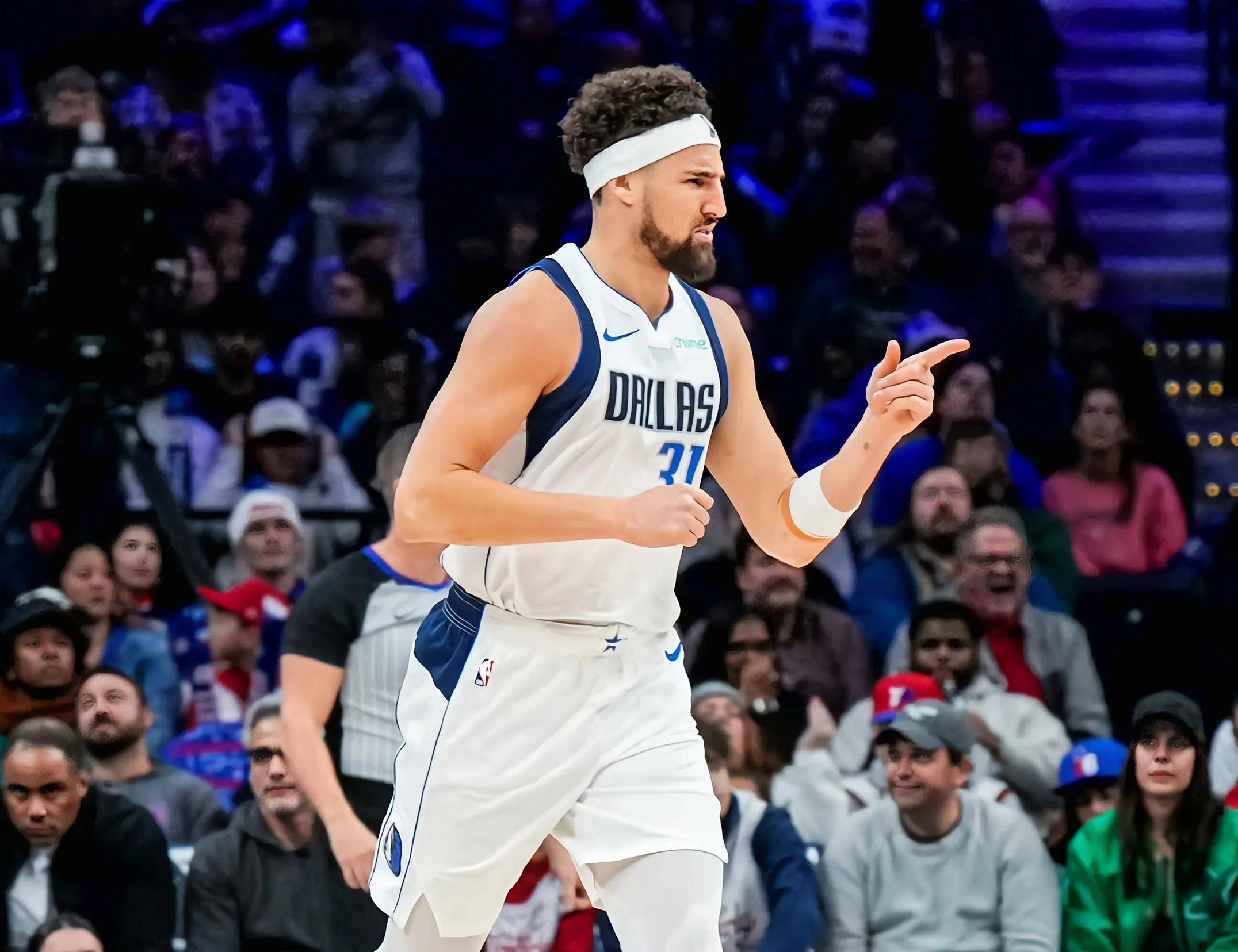 关于独行侠客场击败黄蜂整体发挥可圈可点的信息