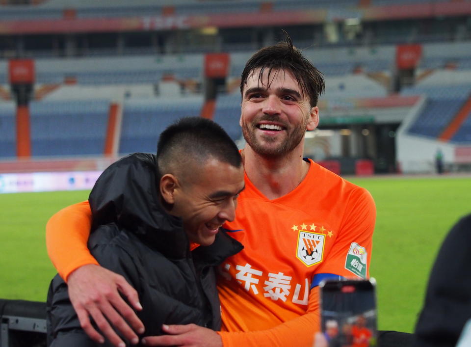 天津队合力击败对手，实现四连胜