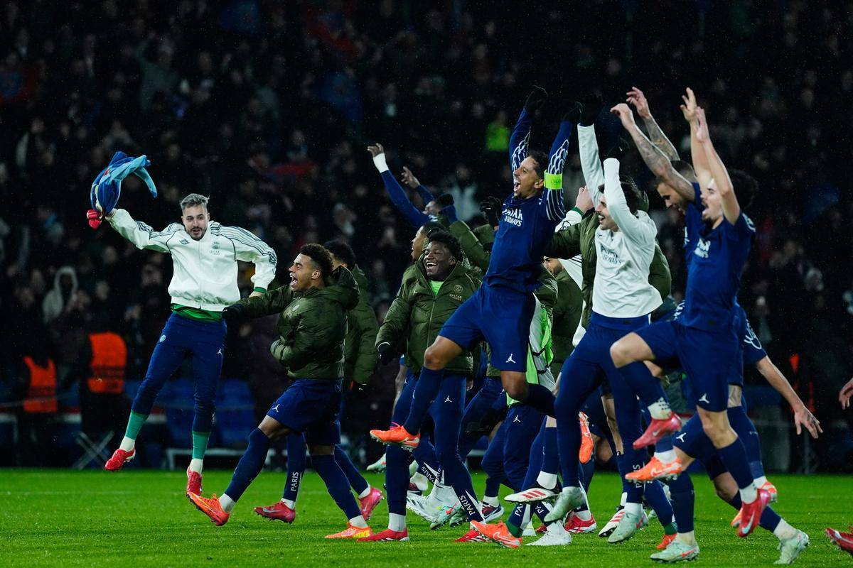 巴黎圣日耳曼备战欧联杯，对手是阿斯顿维拉