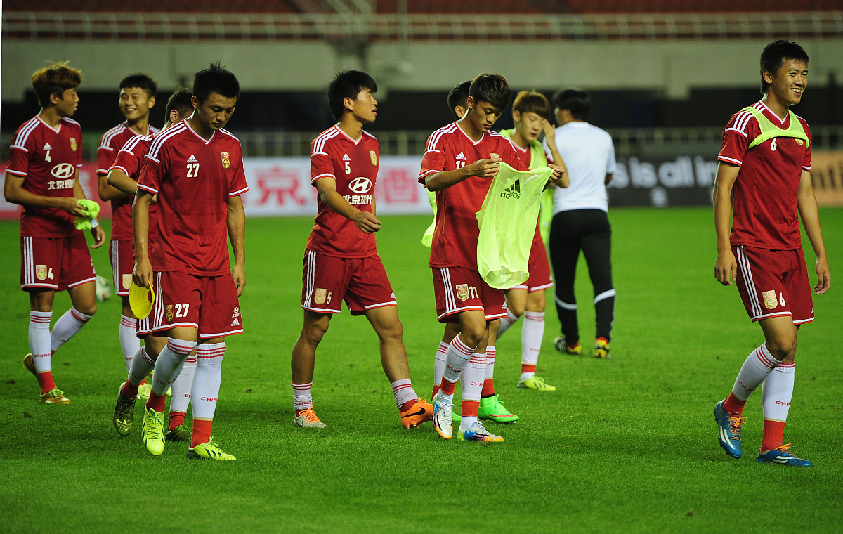 中国国家足球队在比赛中展现出色进攻火力 中国国家足球队在比赛中展现出色进攻火力