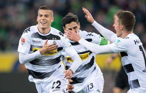 包含门兴狂胜，横扫欧冠对手的词条