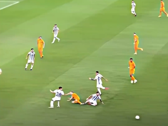 雷厉风行的球员们踢出了精彩表现 雷厉风行的球员们踢出了精彩表现