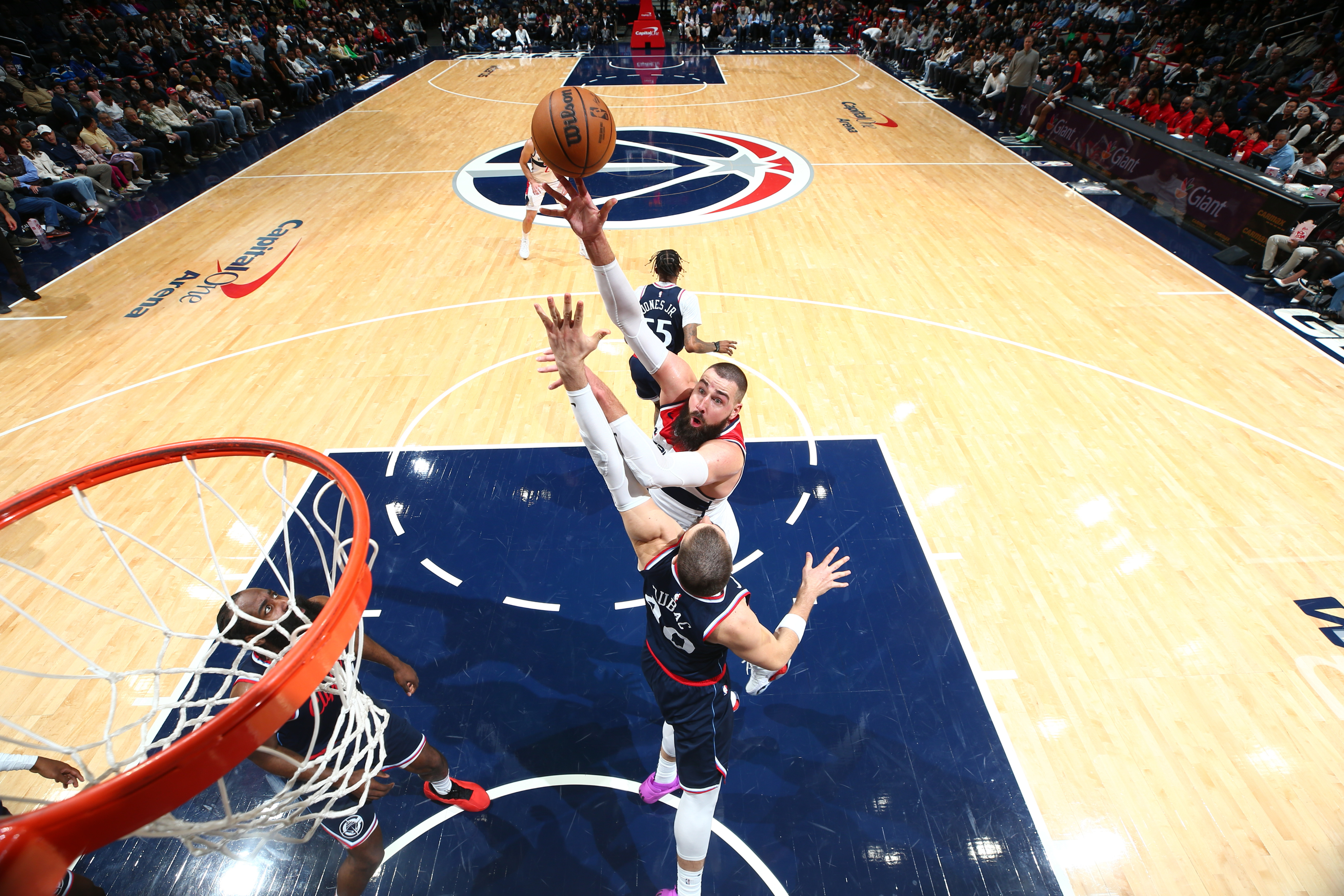 强力内线控制,球队轻松击败对手的简单介绍 强力内线控制,球队轻松击败对手的简单介绍