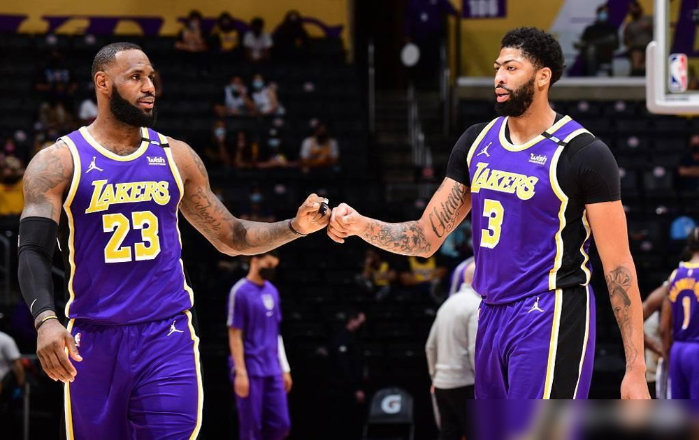 湖人不敌人,詹姆斯砍下超强三双 湖人不敌人,詹姆斯砍下超强三双