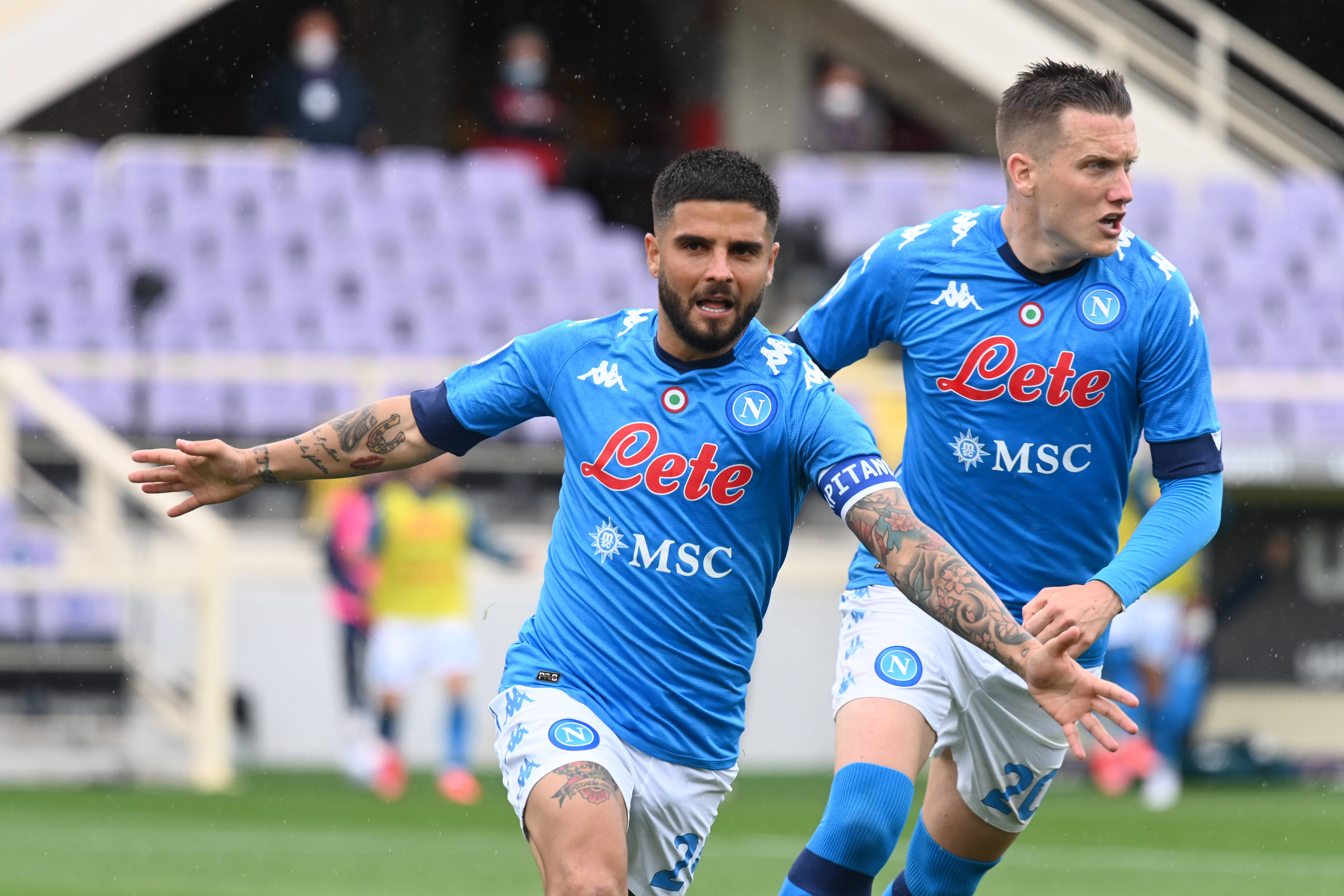 关于那不勒斯球员表现出色,助球队升至积分榜首的信息 关于那不勒斯球员表现出色,助球队升至积分榜首的信息