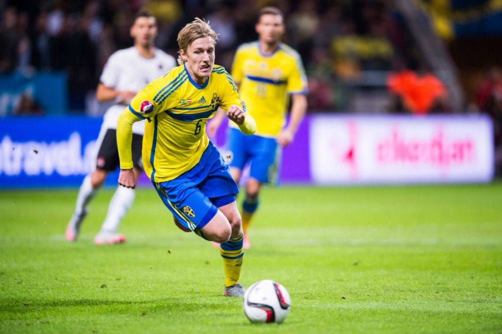 立陶宛队在欧预赛中保持不败! 立陶宛队在欧预赛中保持不败!