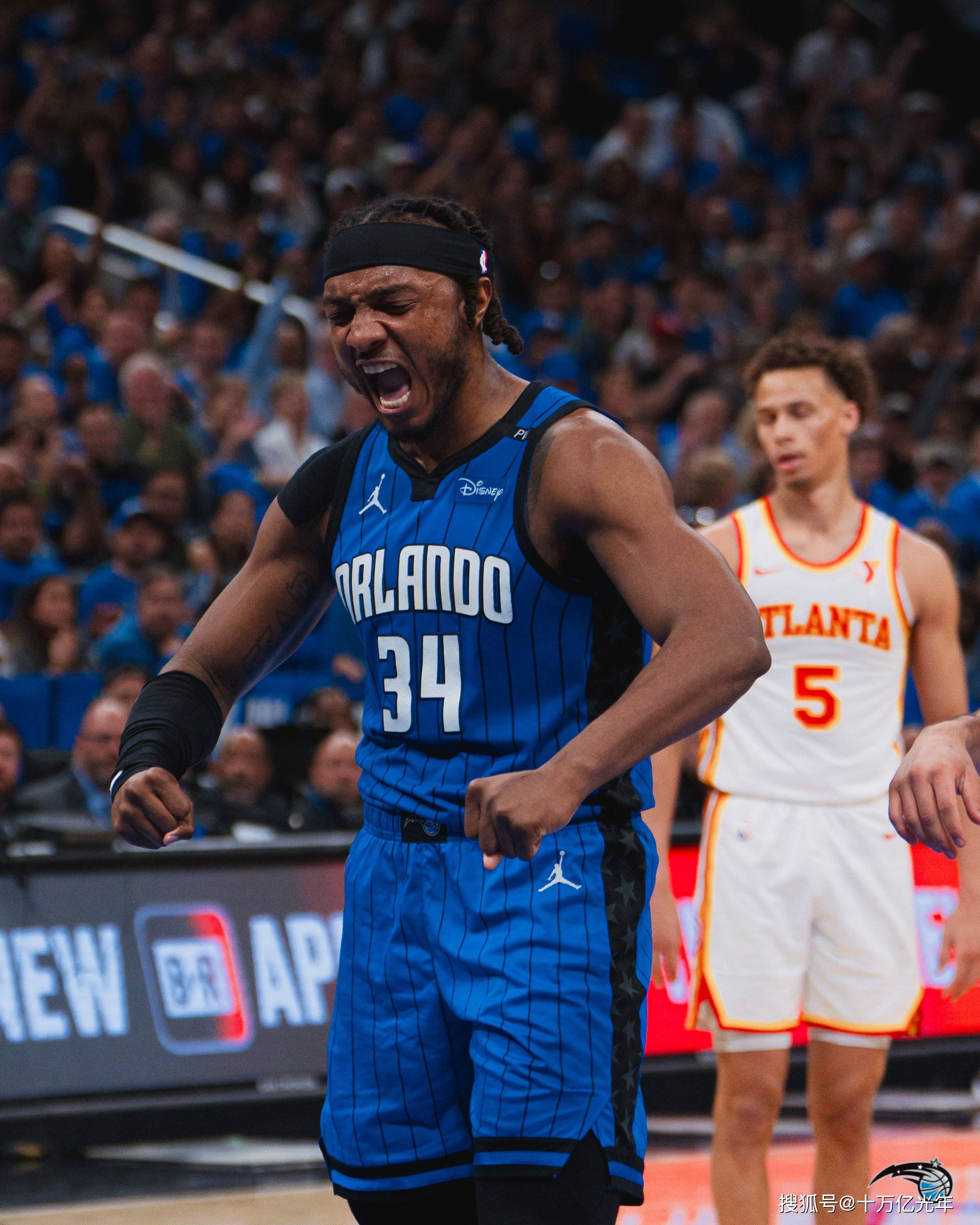 包含老鹰击败篮网，特雷-杨突破关键时刻领队夺胜的词条