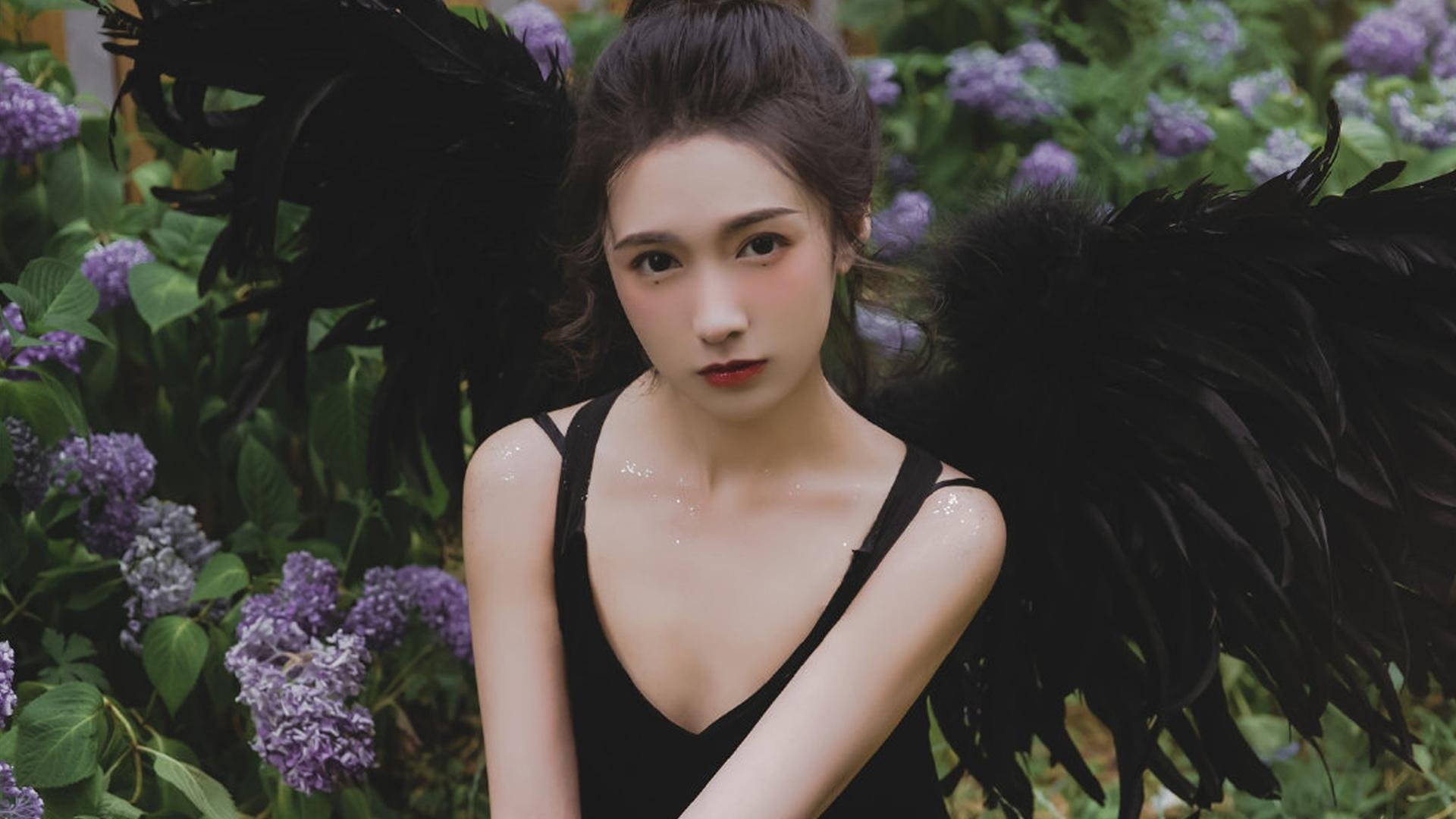 76人的孤岛与尼克斯的潮水，当恩比德爆发难敌步行者的硬仗哲学